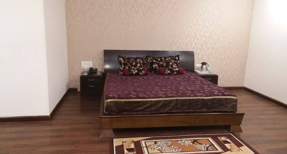 Richie Rich Royal Inn, Satna 4